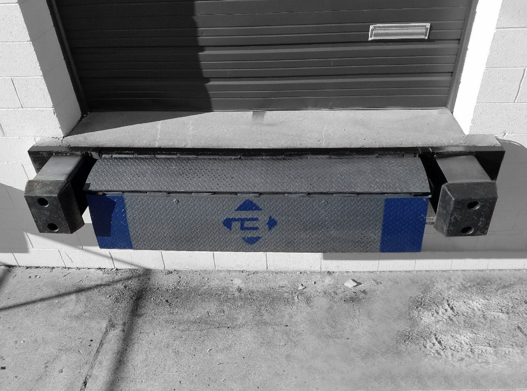 Bluff 20EP66 Edge of Dock Leveler — 20,000 lb, 66" Wide